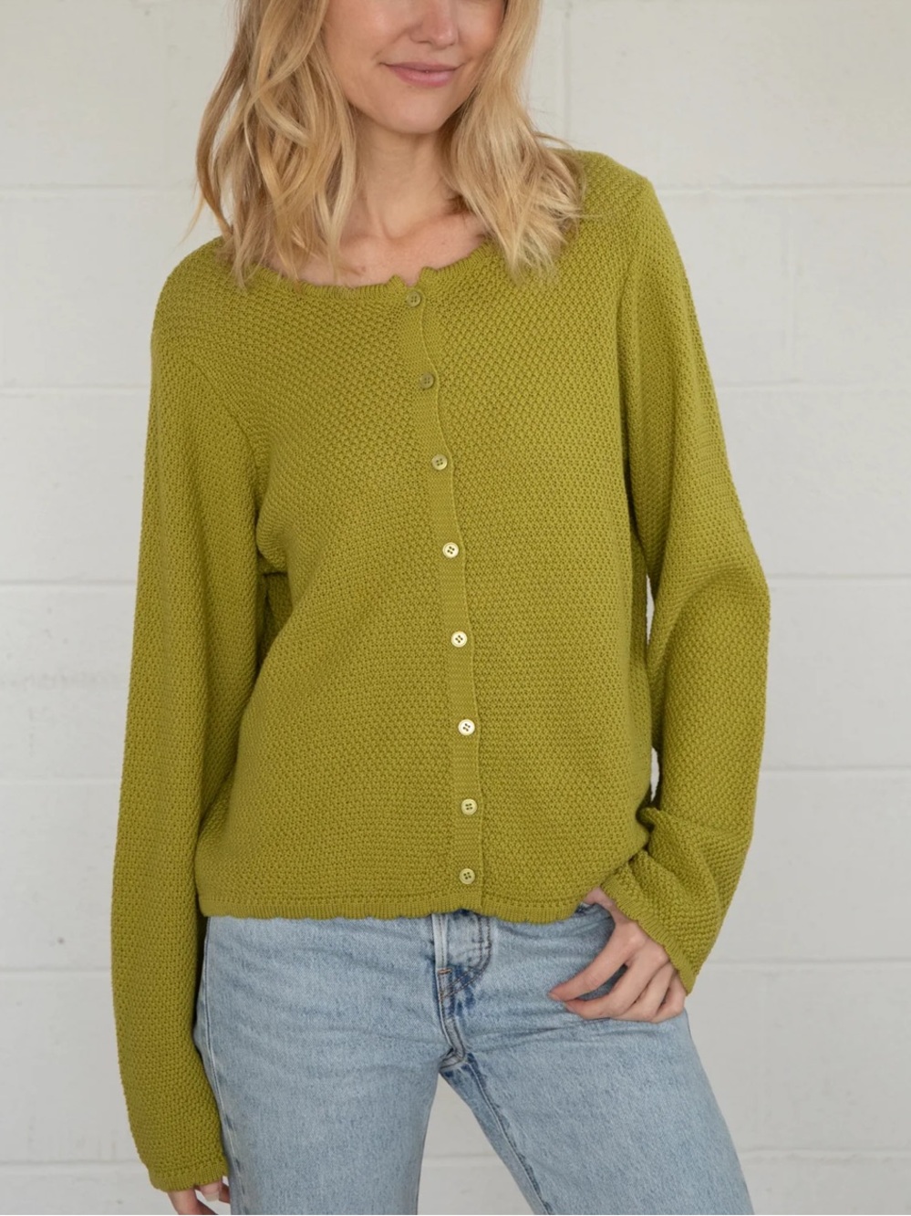 THINGS BETWEEN TORI CARDIGAN SWEATER OLIVE GREEN LARGE
